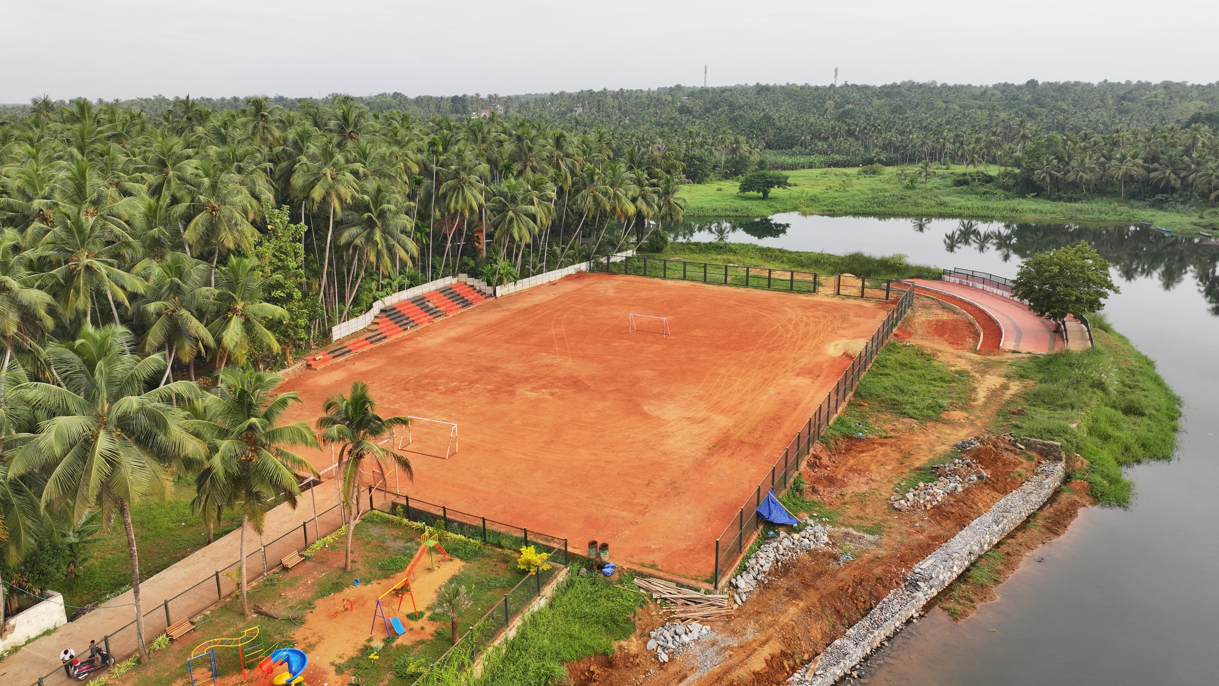 കാര്യാട് കടവ് പാലം ദൂര ചിത്രം