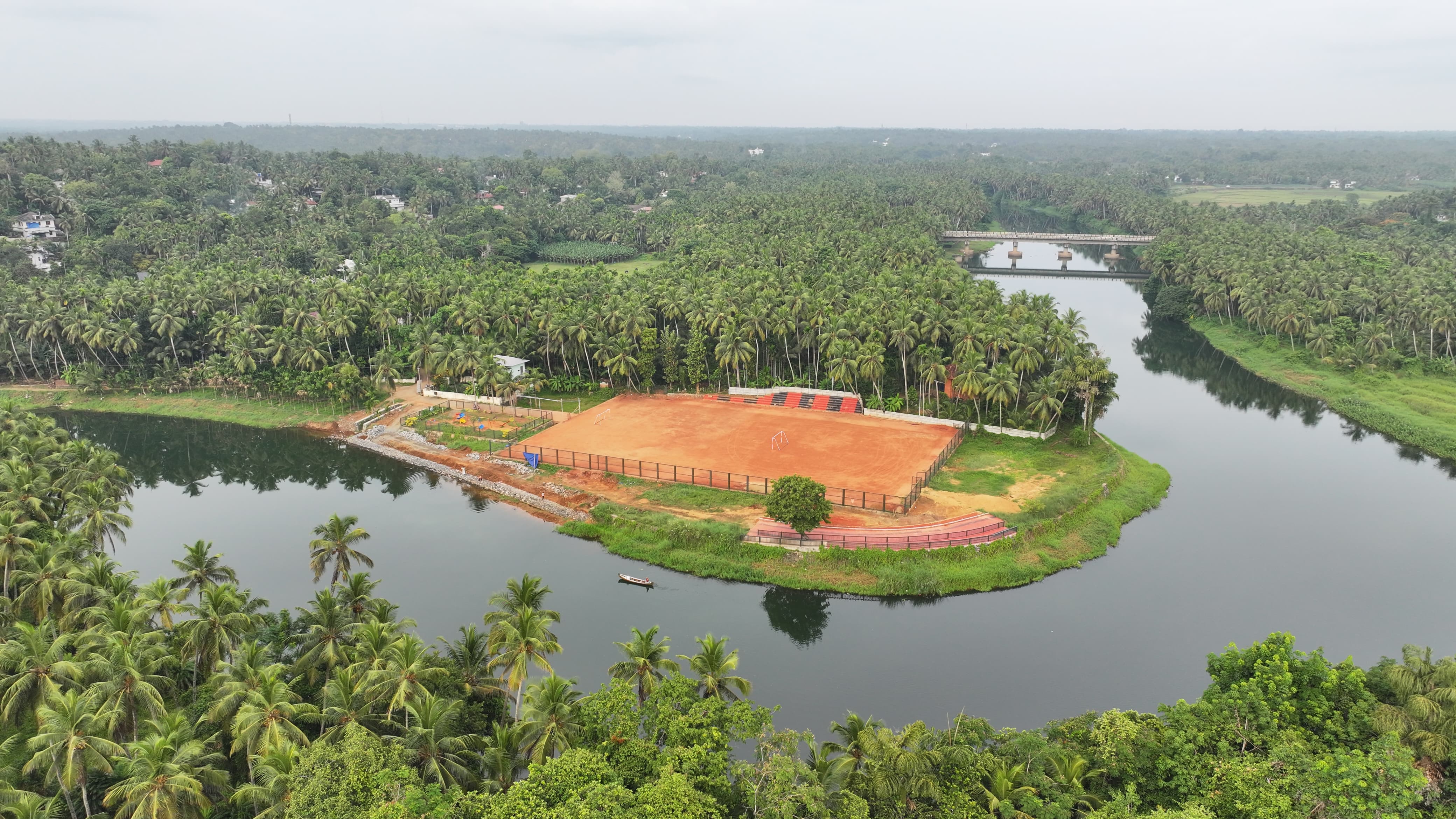 കാര്യാട് കടവ് പാലം ദൂര ചിത്രം