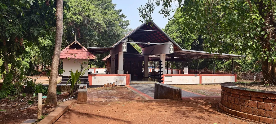 മണ്ടകത്തിൻ പറമ്പ് ശ്രീ കുറുമ്പ ഭഗവതി ക്ഷേത്രം