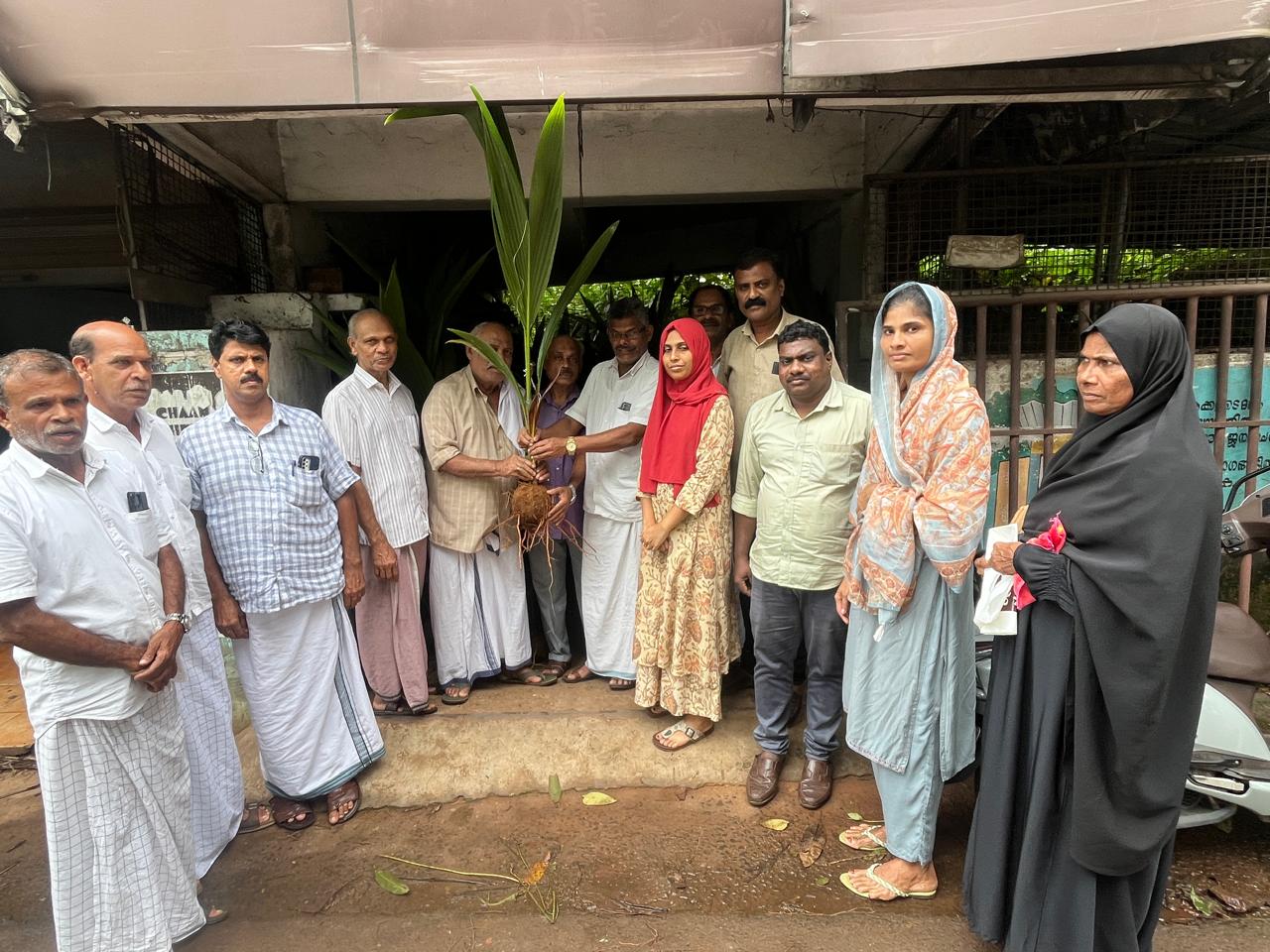 തെങ്ങിൻ തൈ വിതരണം