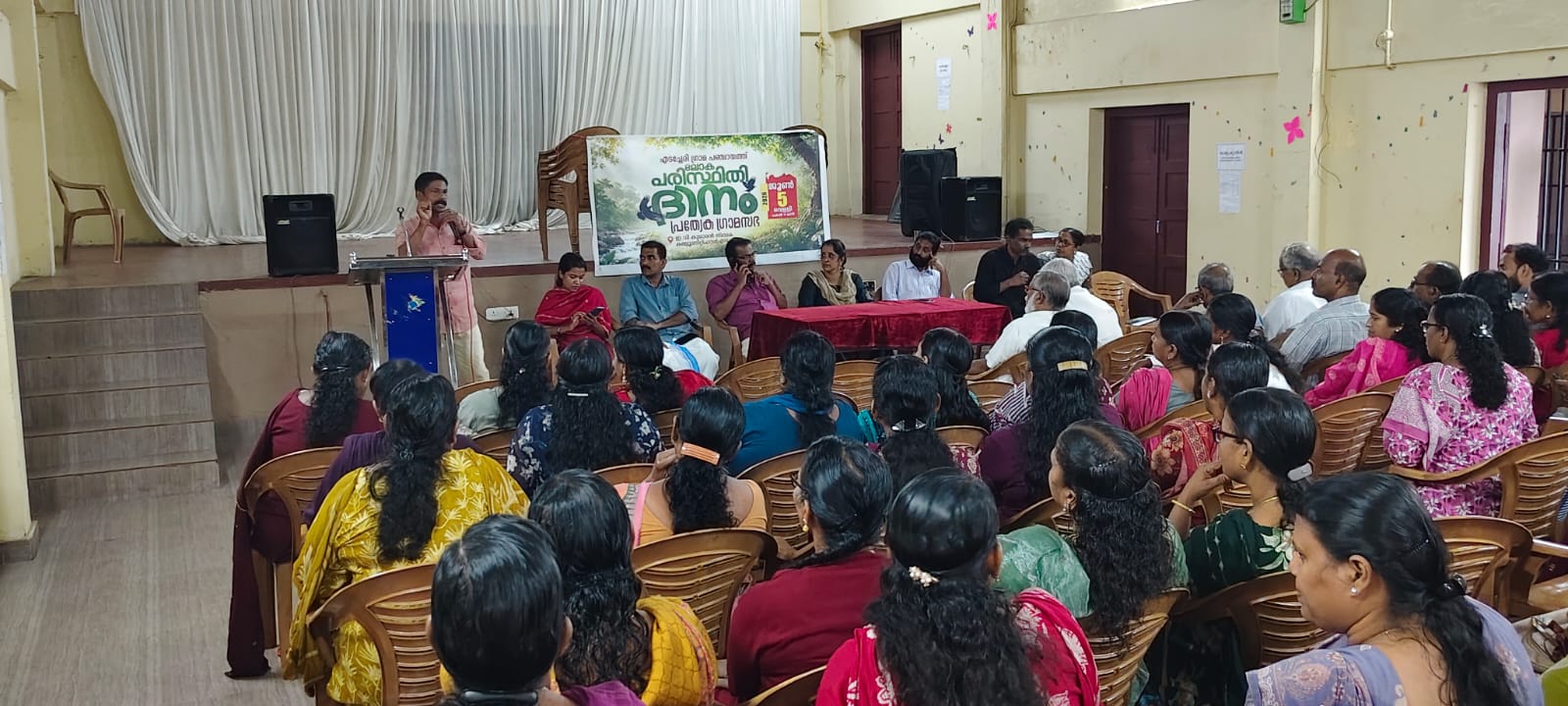 ഗ്രാമപഞ്ചായത്ത് ഹെൽത്ത് ഇസ്പെക്ടര്‍ ശ്രീ.ബിജു മാലിന്യ സംസ്കരണത്തെ കുറിച്ച് ക്ലാസ് നൽകി 