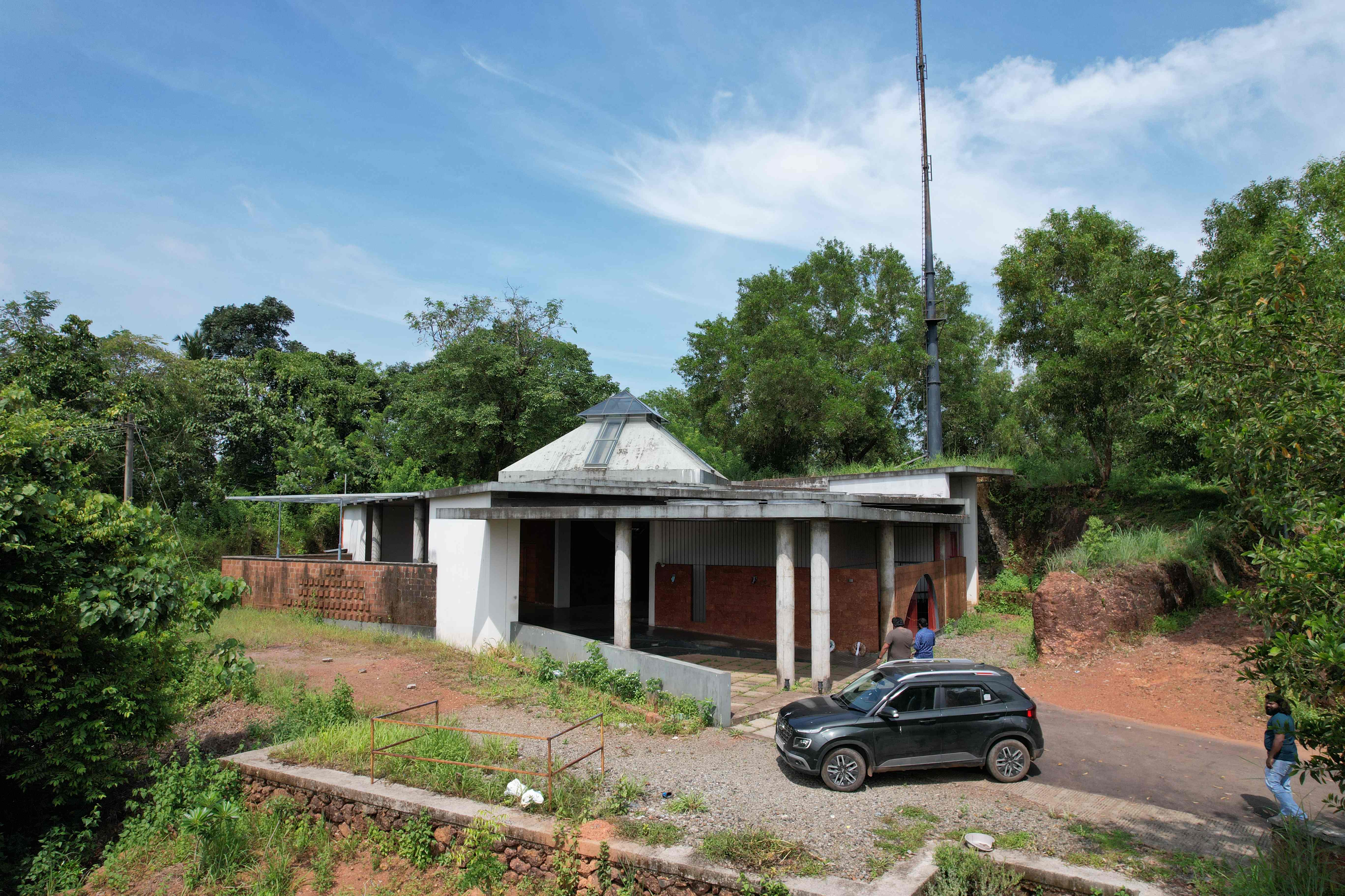 പ്രശാന്തി ഗാർഡൻ മോഡൽ ക്രിമറ്റോറിയം 