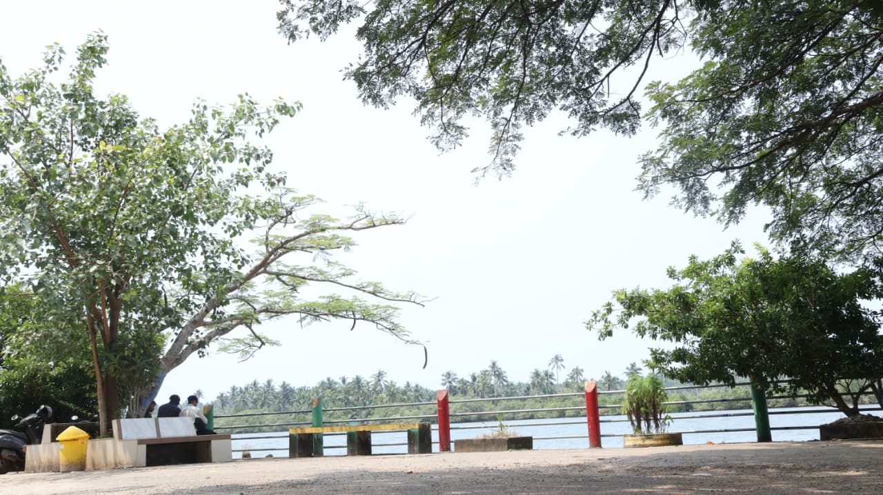 വേളൂര്‍ വെസ്റ്റ് 