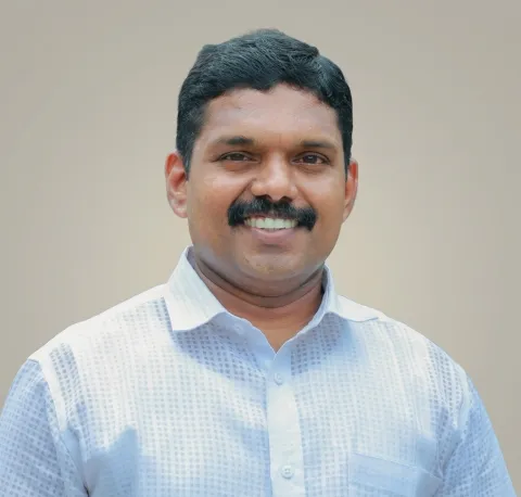 അലക്സ് തോമസ് ചെമ്പകശ്ശേരി