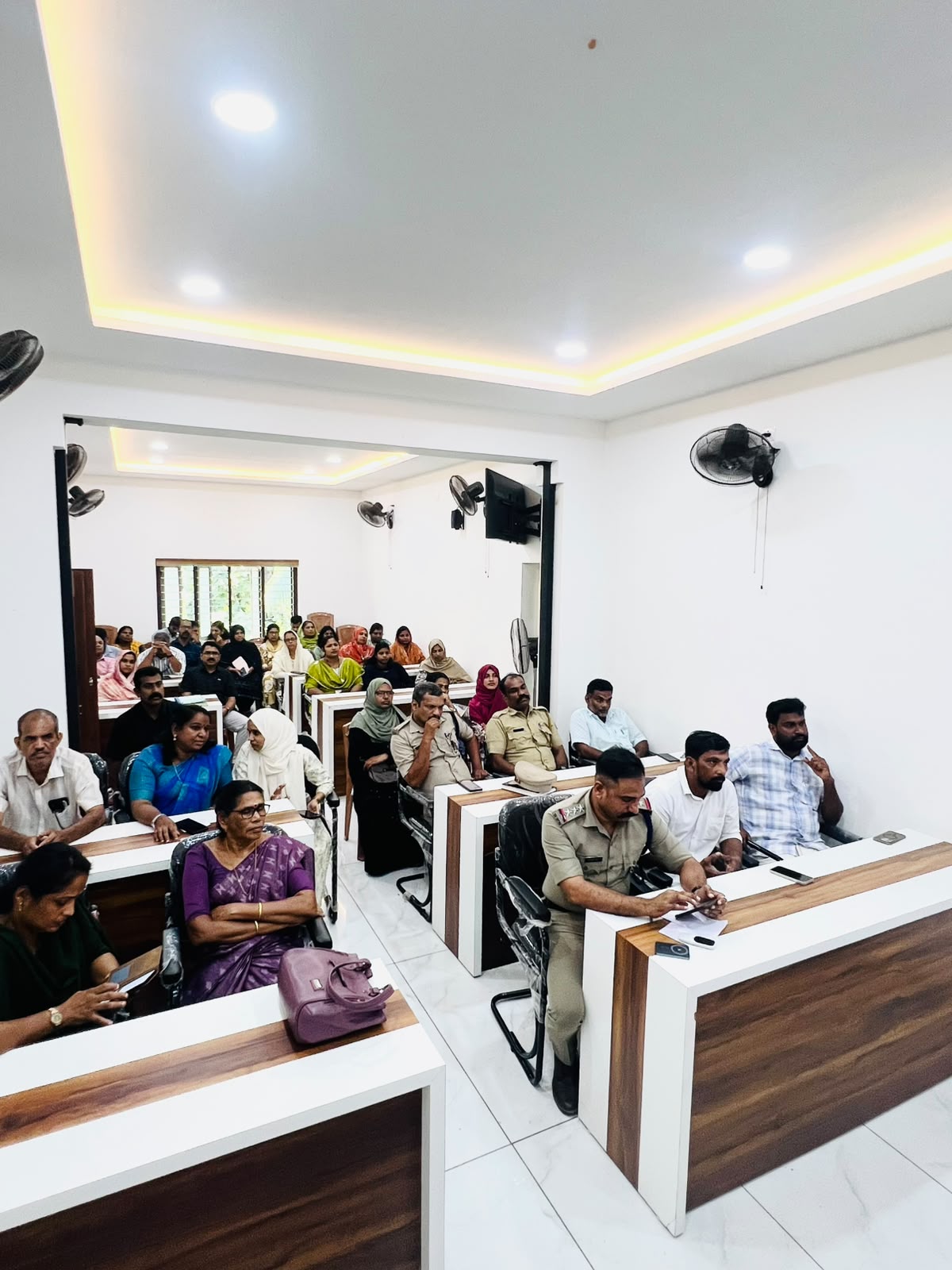 തൂഫാന്‍ 2.0 സംസ്ഥാനതല ഉദ്ഘാടനം വീക്ഷിക്കുന്നു.