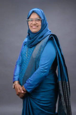 എം കെ നദീറ