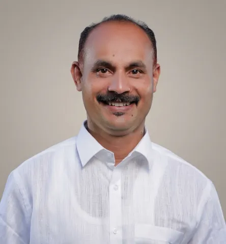 മുസ്ത്ഫ തയ്യുള്ളതില്‍