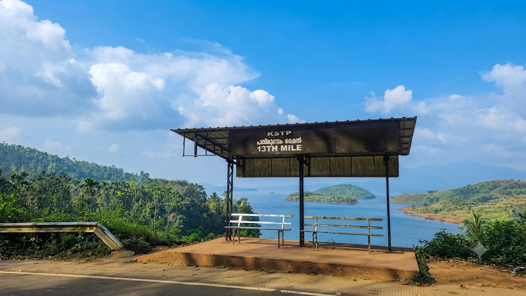  വൈറൽ ബസ് സ്റ്റോപ്പ്