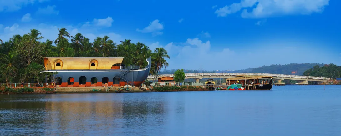 ഏഴിലം ടൂറിസം