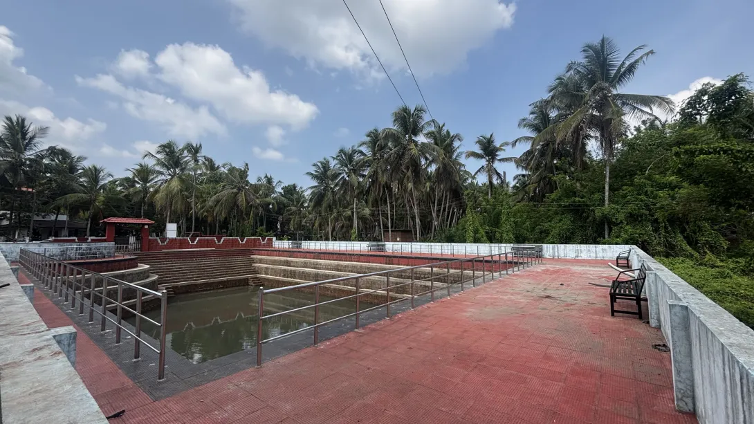 പഴമയുടെ സ്പർശമുള്ള പുതുമയുടെ ചിറ