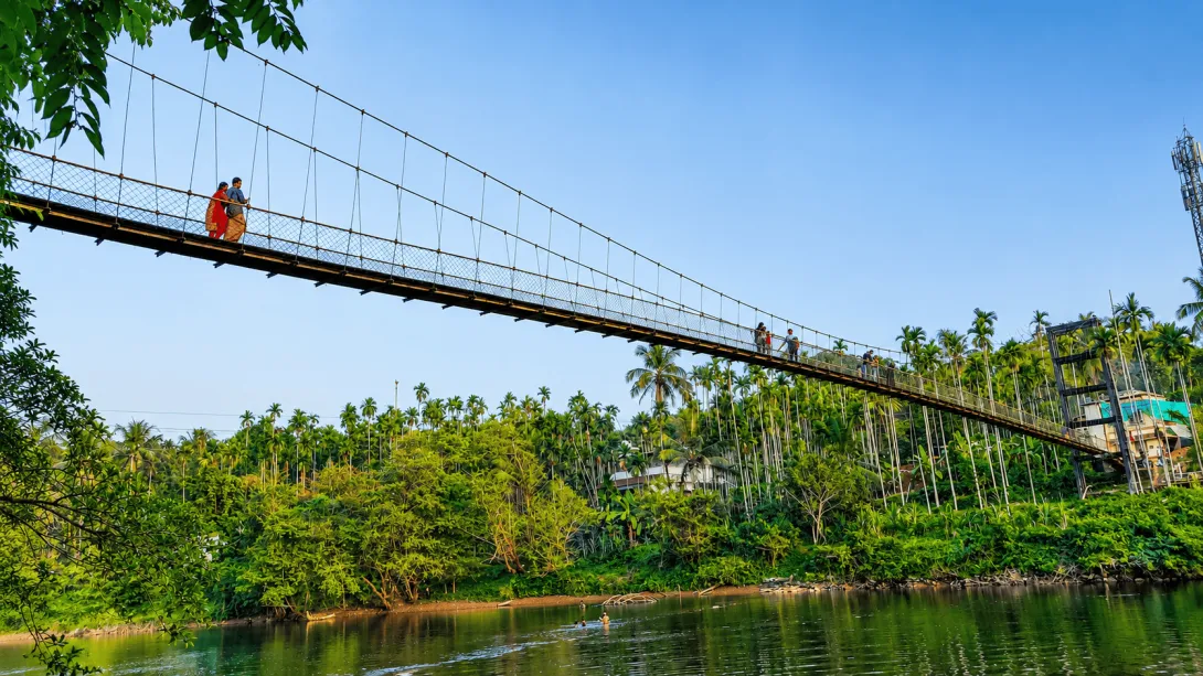 കൈതപ്രം കമ്പിപ്പാലം