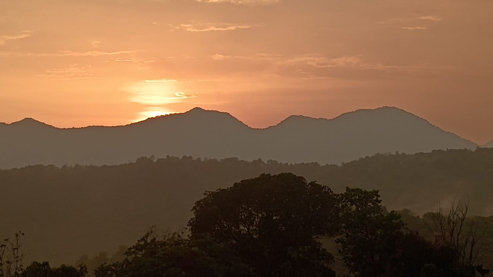 പുല്ലോളിച്ചം പാറ വ്യൂ പോയിൻ്റ്