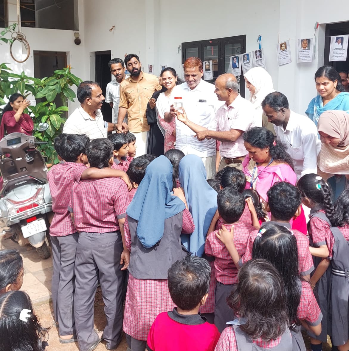 "ലാർവയെ കണ്ടെത്തു, പകർച്ച വ്യാധിയെ തടയു"