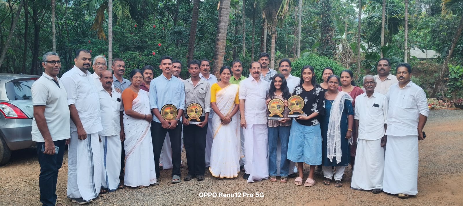 മികവുറ്റ വിദ്യാർത്ഥികൾക്ക് ആദരവ്