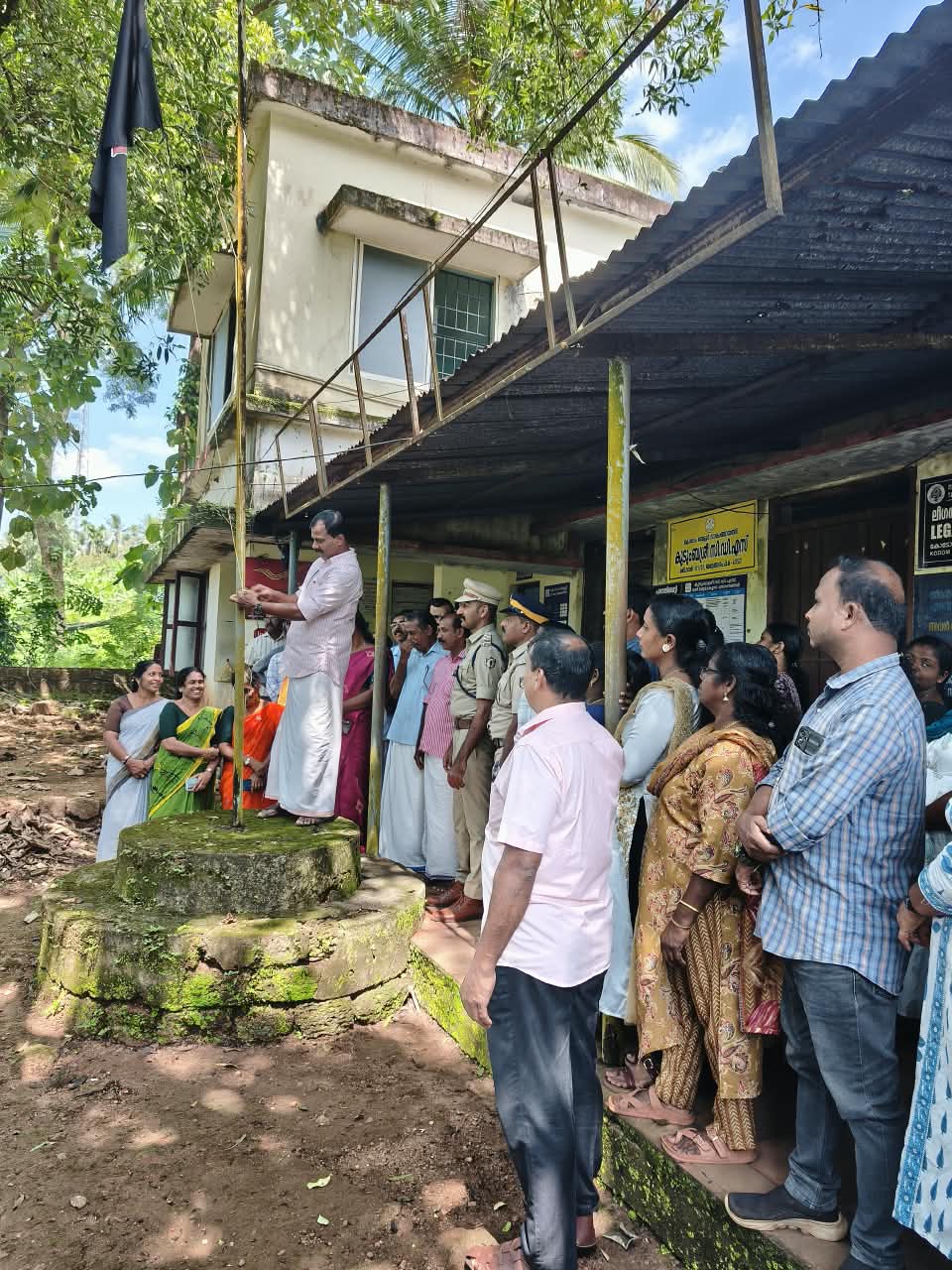 തൂഫാൻ പതാക ഉയർത്തൽ 